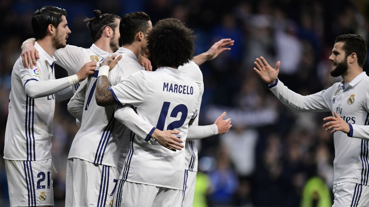 Los jugadores del Real Madrid celebran un gol. (AFP)