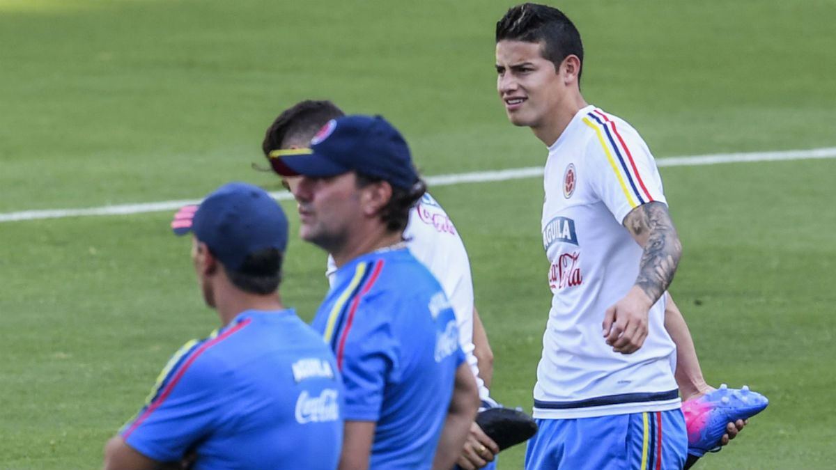 James, en un entrenamiento con Colombia. (AFP)
