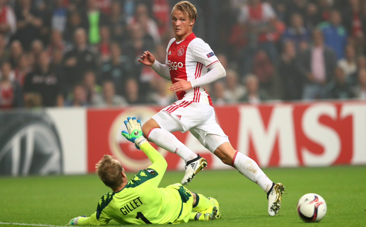 Dolberg, en acción con el Ajax.