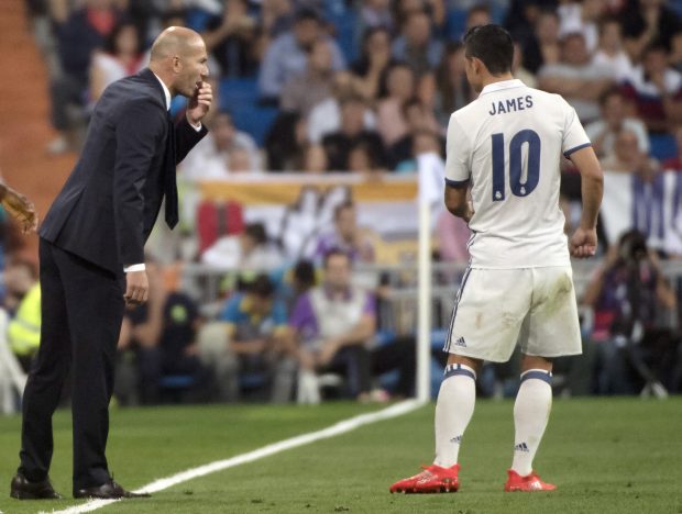 James no logra entrar en el once de Zidane. (AFP)