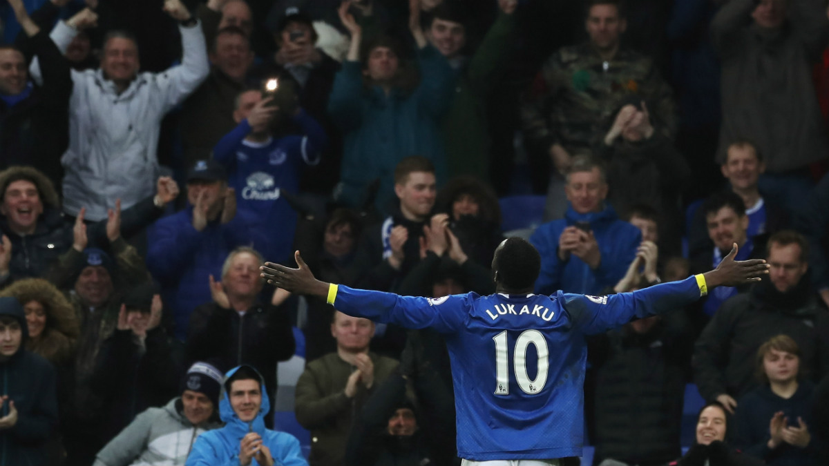 Lukaku celebra un gol con el Everton. (Getty)