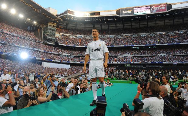 Florentino gastó 257 millones en fichajes en 2009.