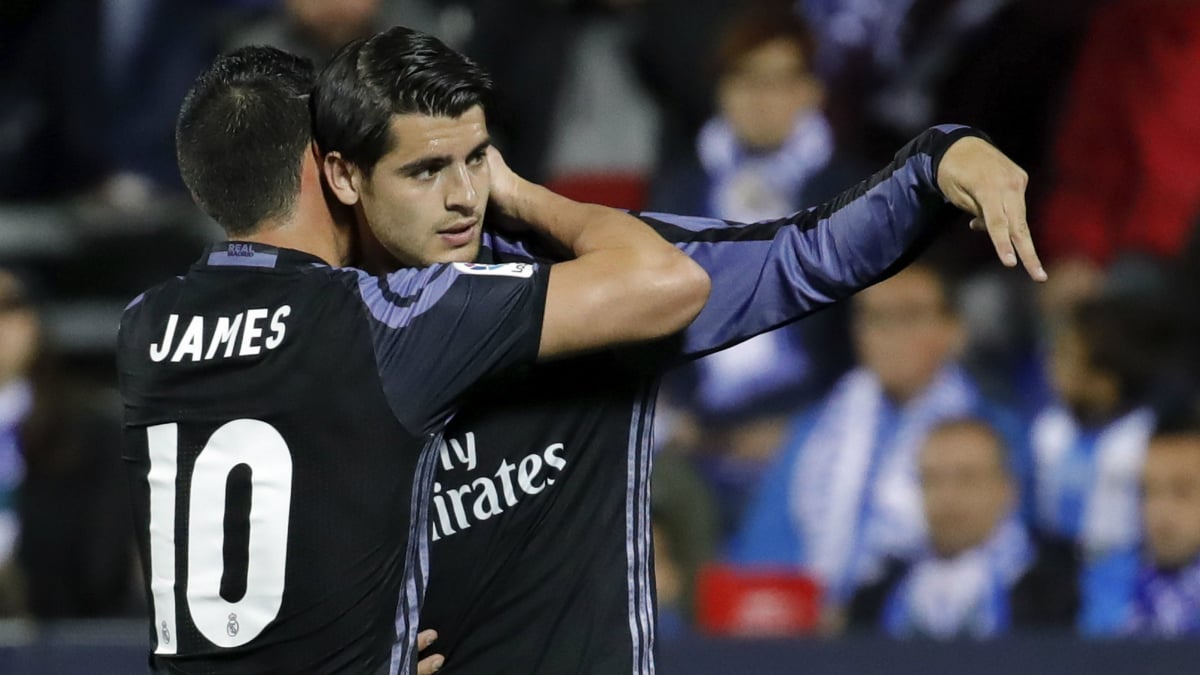 Morata celebra con James uno de sus goles al Leganés. (EFE)