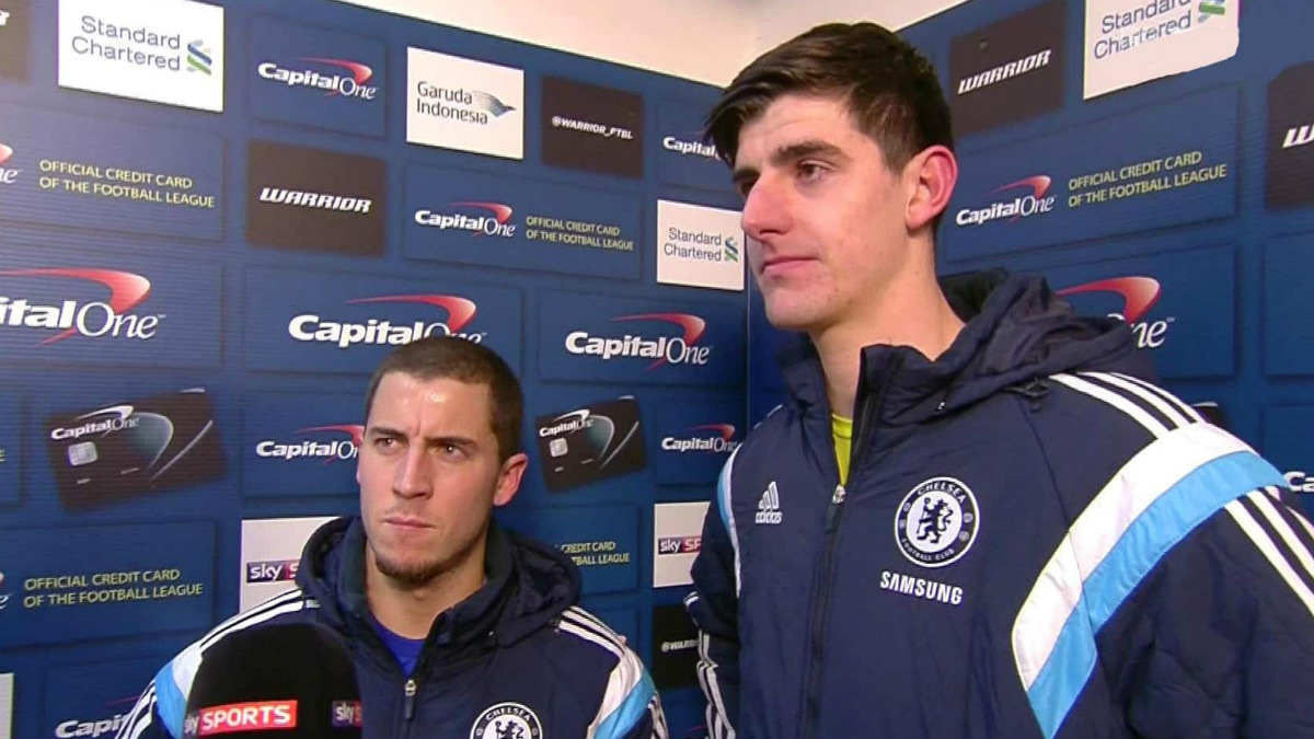 Hazard y Courtois hablan ante la prensa.