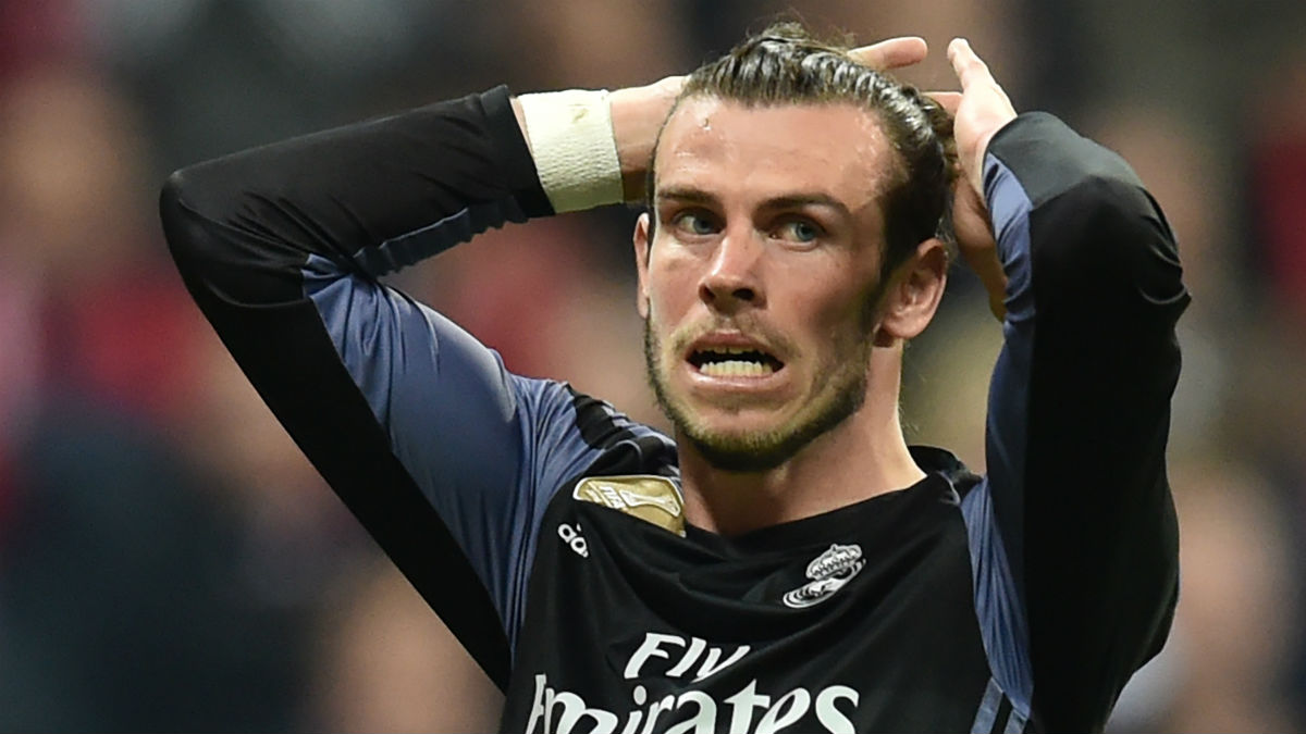 Bale se lamenta durante el Bayern-Real Madrid. (AFP)