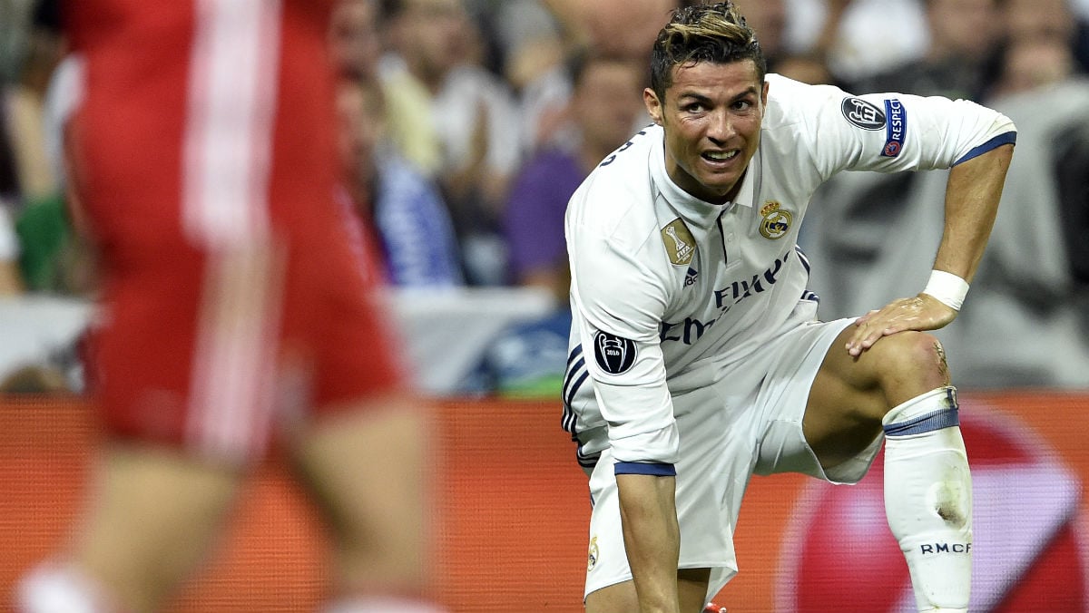 Cristiano se lamenta durante el partido contra el Bayern. (AFP)