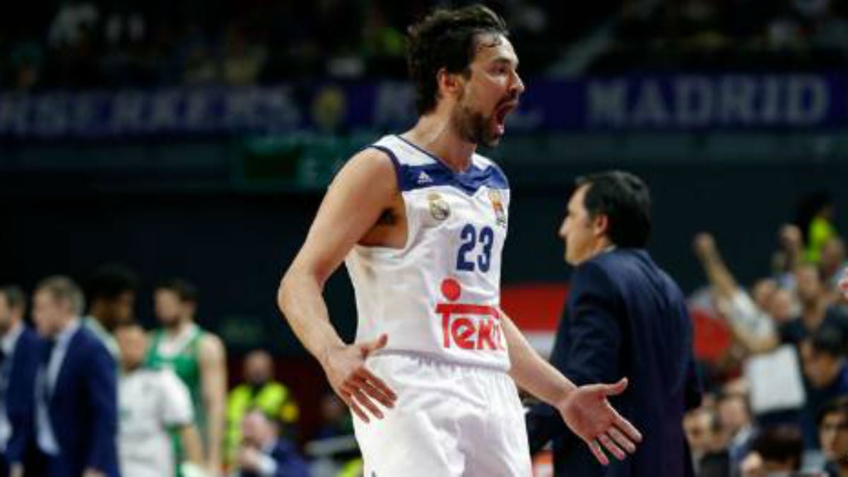 Llull celebra la victoria del Real Madrid en la Euroliga. (Realmadrid.com)