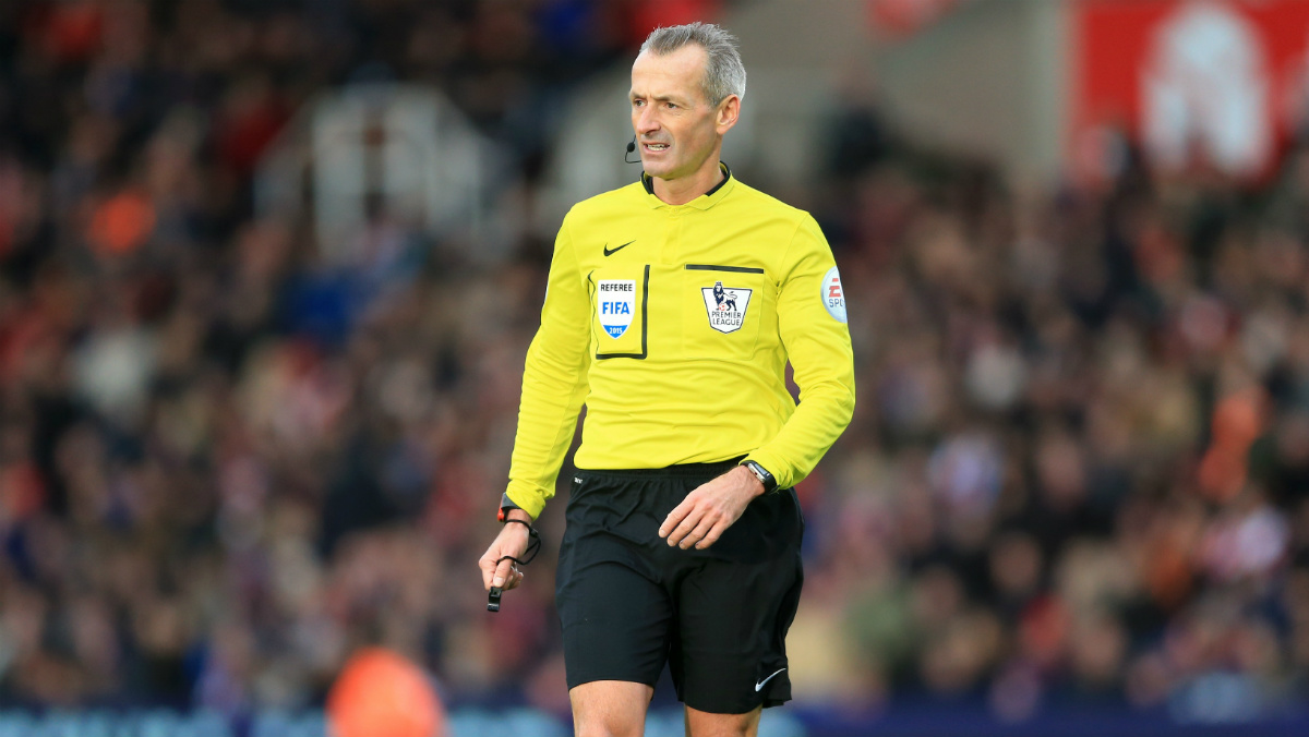 Martin Atkinson, en un partido reciente de la Premier League.