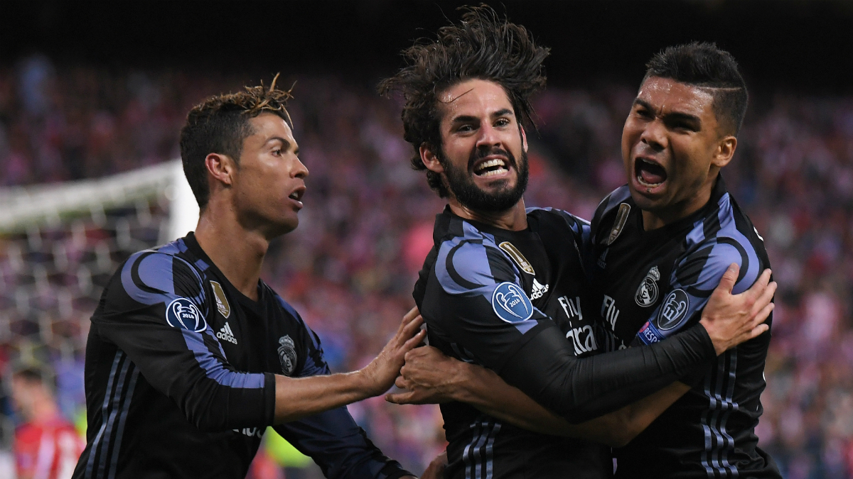 Casemiro celebra con Isco y Cristiano el gol del Madrid (Getty).