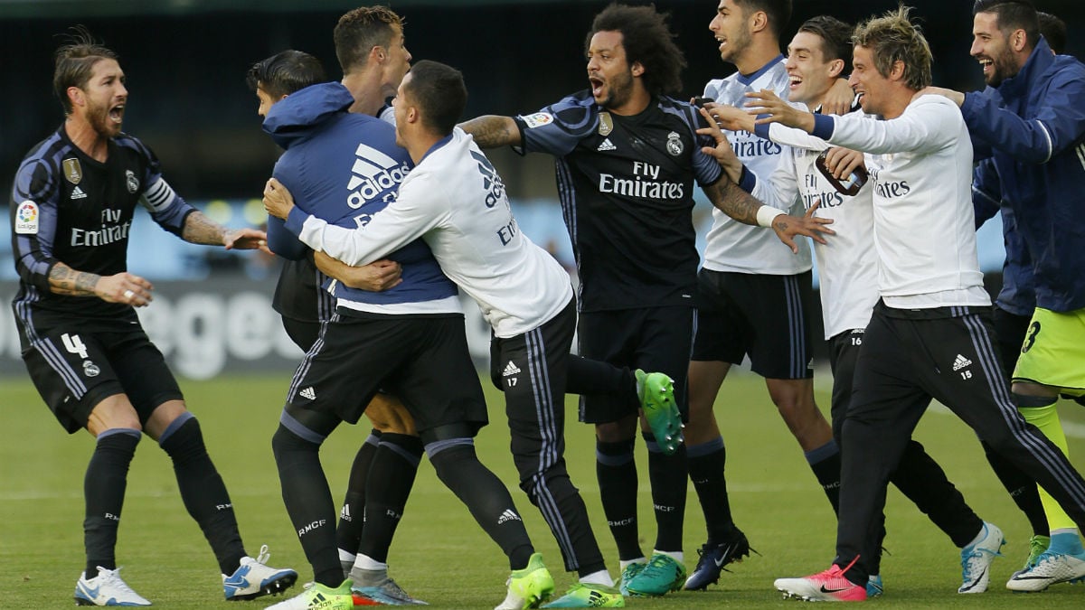 Los jugadores del Real Madrid celebran el 0-1. (EFE)