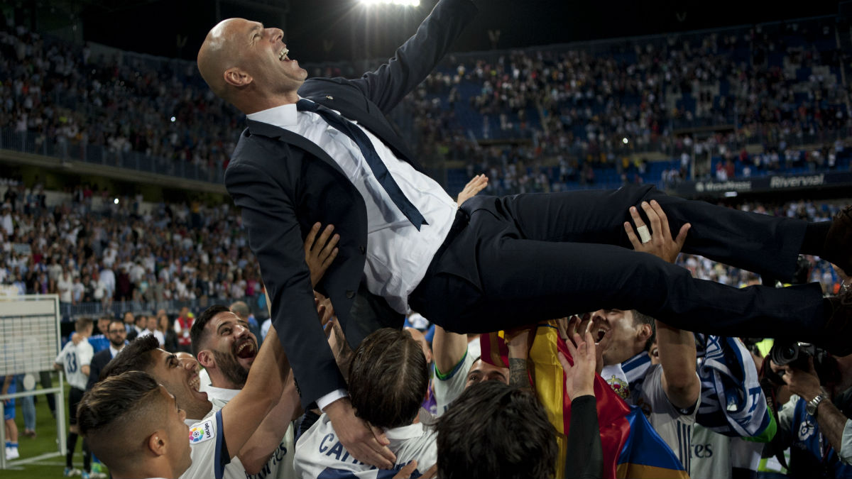 Zidane fue manteado en La Rosaleda. (AFP)