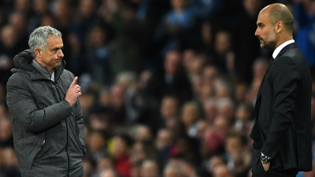 Mourinho y Guardiola durante la primera temporada en Manchester. (Getty Images)