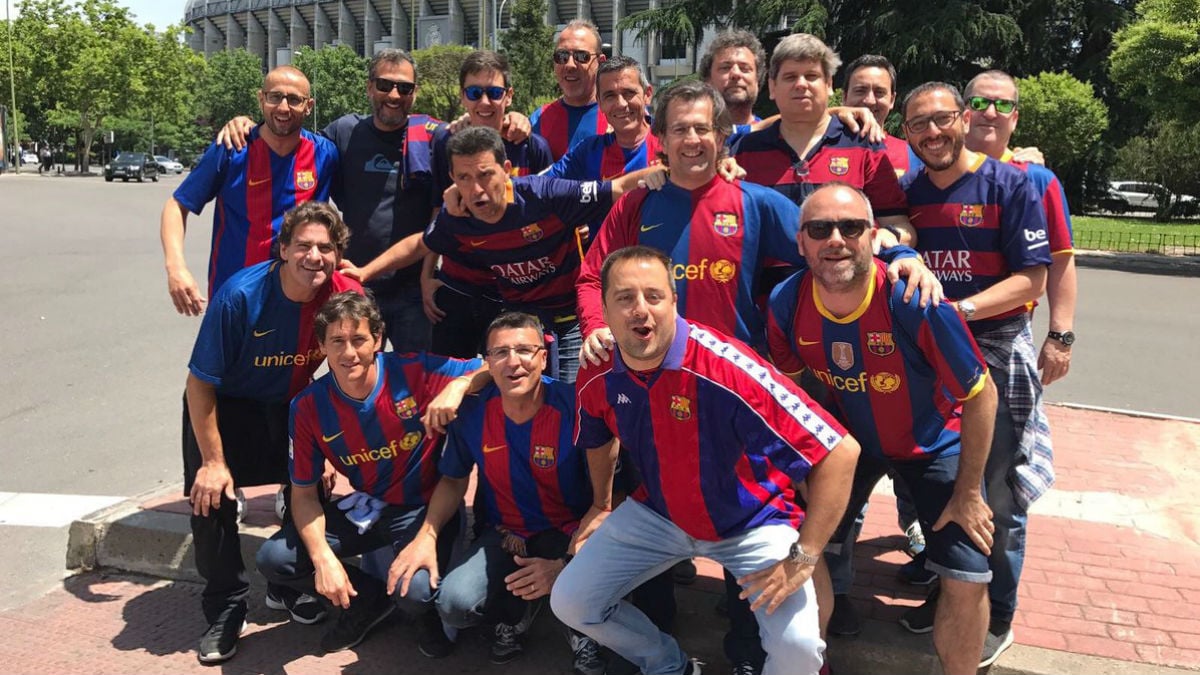 Toni Freixa y sus amigos acuden al Bernabéu antes de la final de Copa. (Twitter)