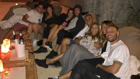 Ramos, Keylor y Lucas junto a sus parejas. (Instagram)