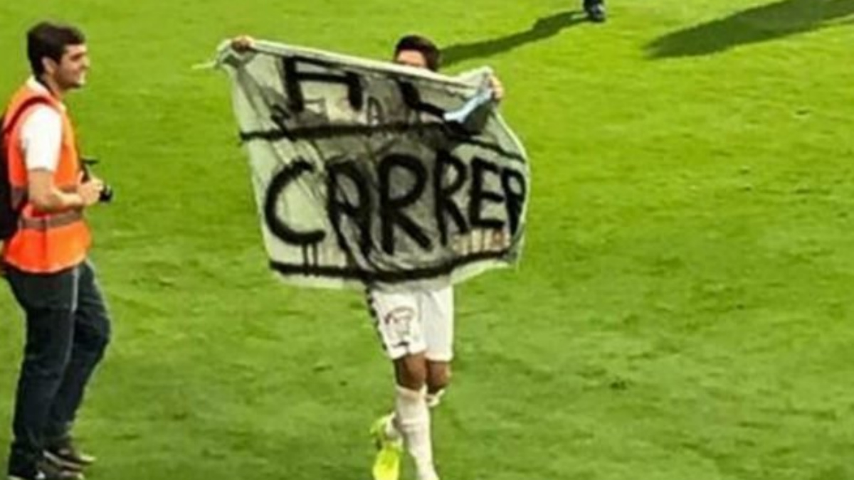 Yeray sacó una pancarta a los jugadores del Barça B.