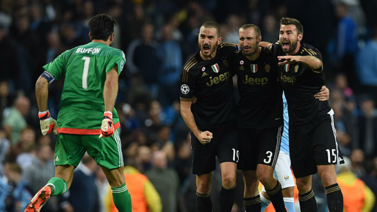 Bonucci, Barzagli y Chiellini celebran un triunfo con Buffon (Getty).
