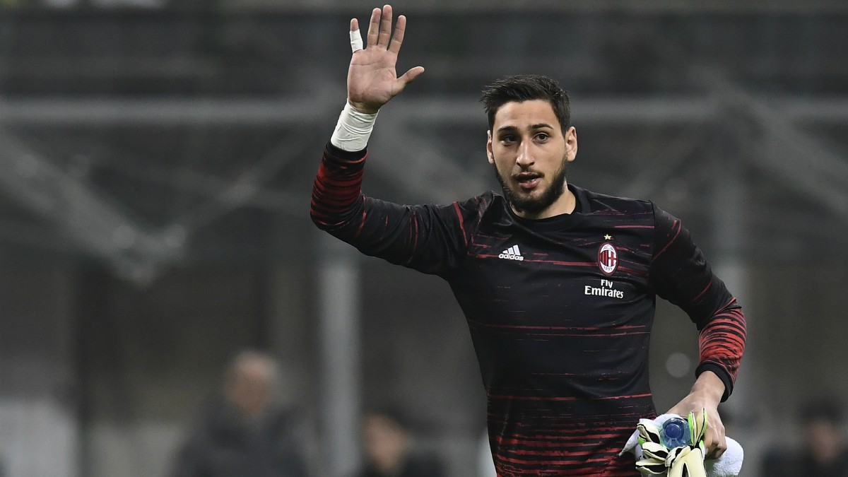 Donnarumma, antes de un partido del Milan. (AFP)