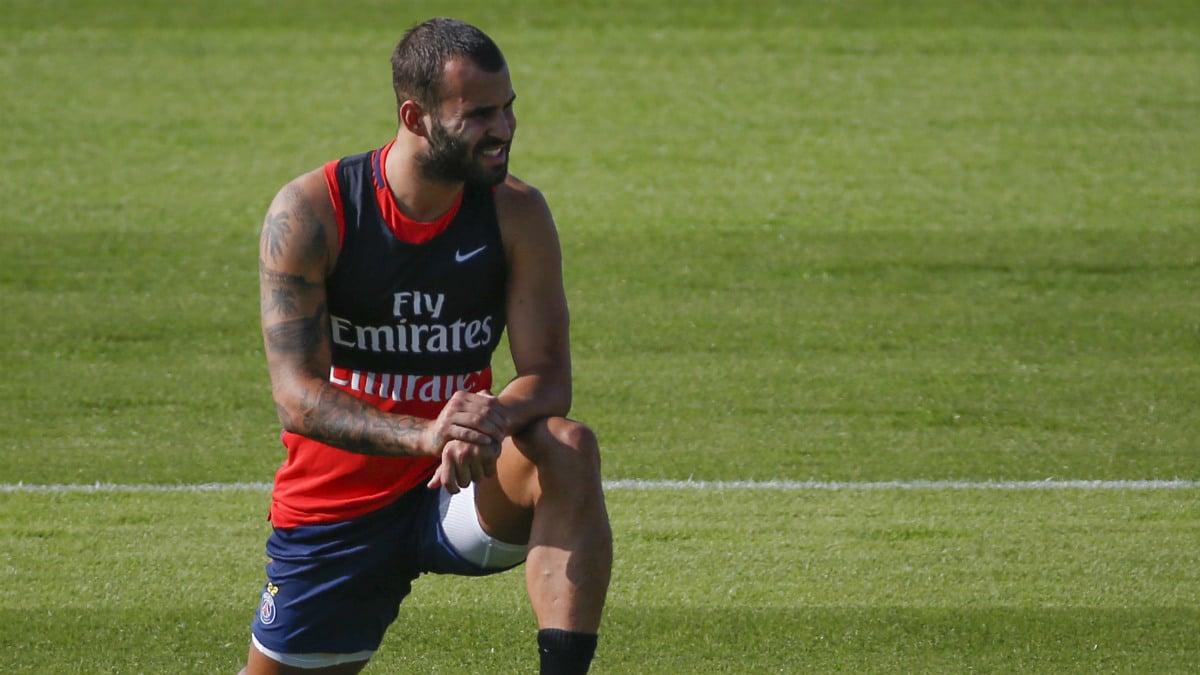 Jesé Rodríguez aguarda a resolver su futuro con el PSG.