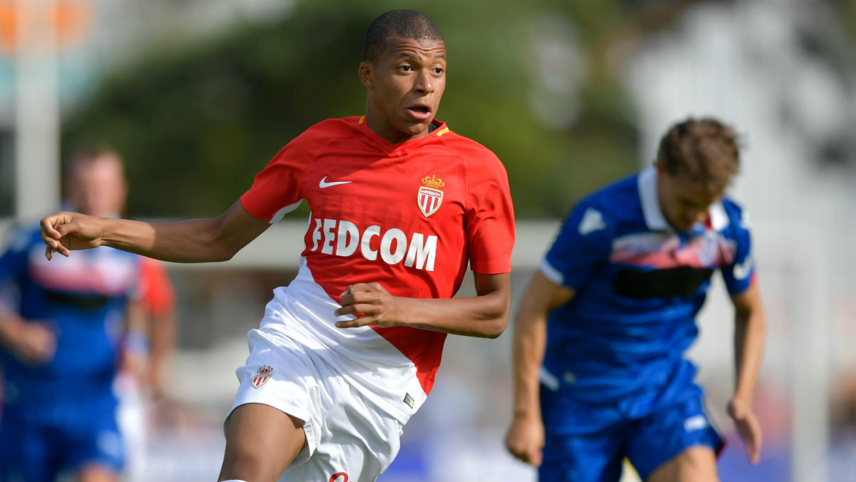 Mbappé juega el primer partido de pretemporada con el Mónaco. (AFP)