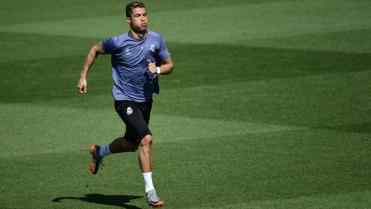 Cristiano Ronaldo, en un entrenamiento. (AFP)