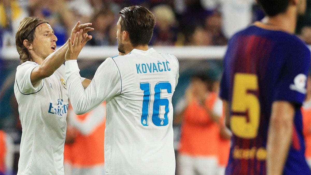 Kovacic y Modric celebra un gol ante el Barça. (Getty)