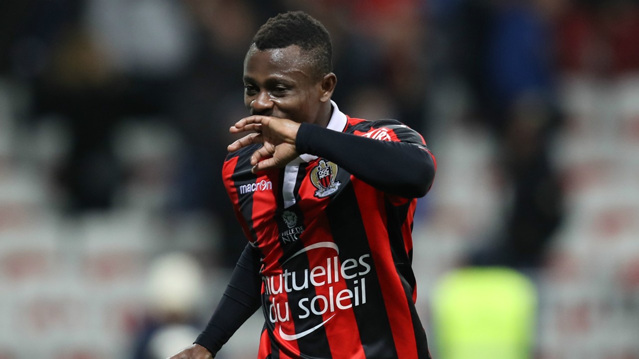 Seri celebra un gol con el Niza.
