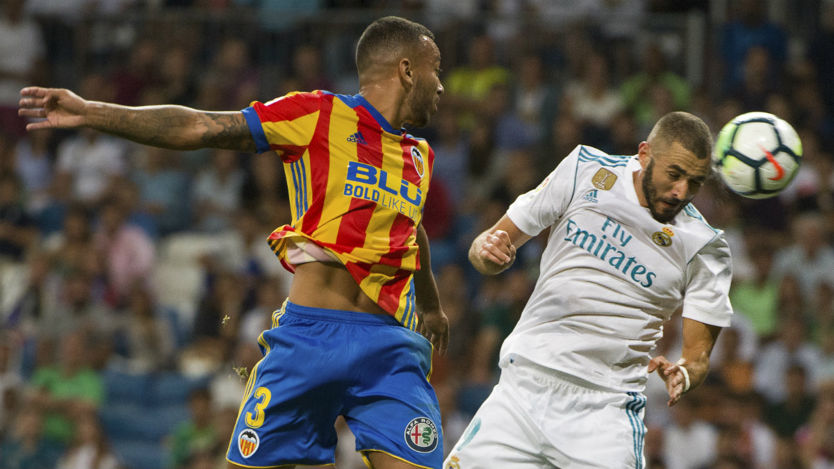 Benzema no estuvo acertado de cara a puerta. (AFP)