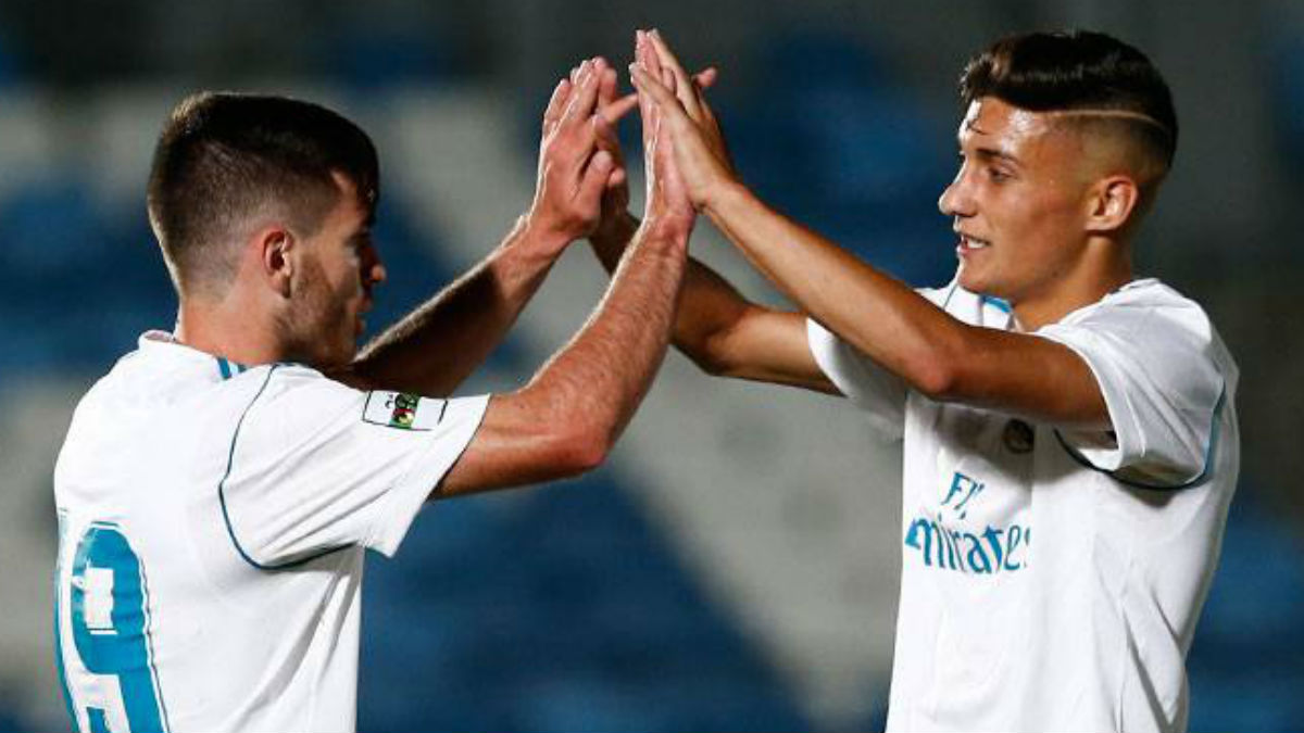 Campuzano y Óscar celebran un gol. (Realmadrid.com)