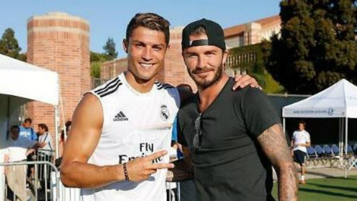 Cristiano Ronaldo posa junto a David Beckham. (realmadrid.com)