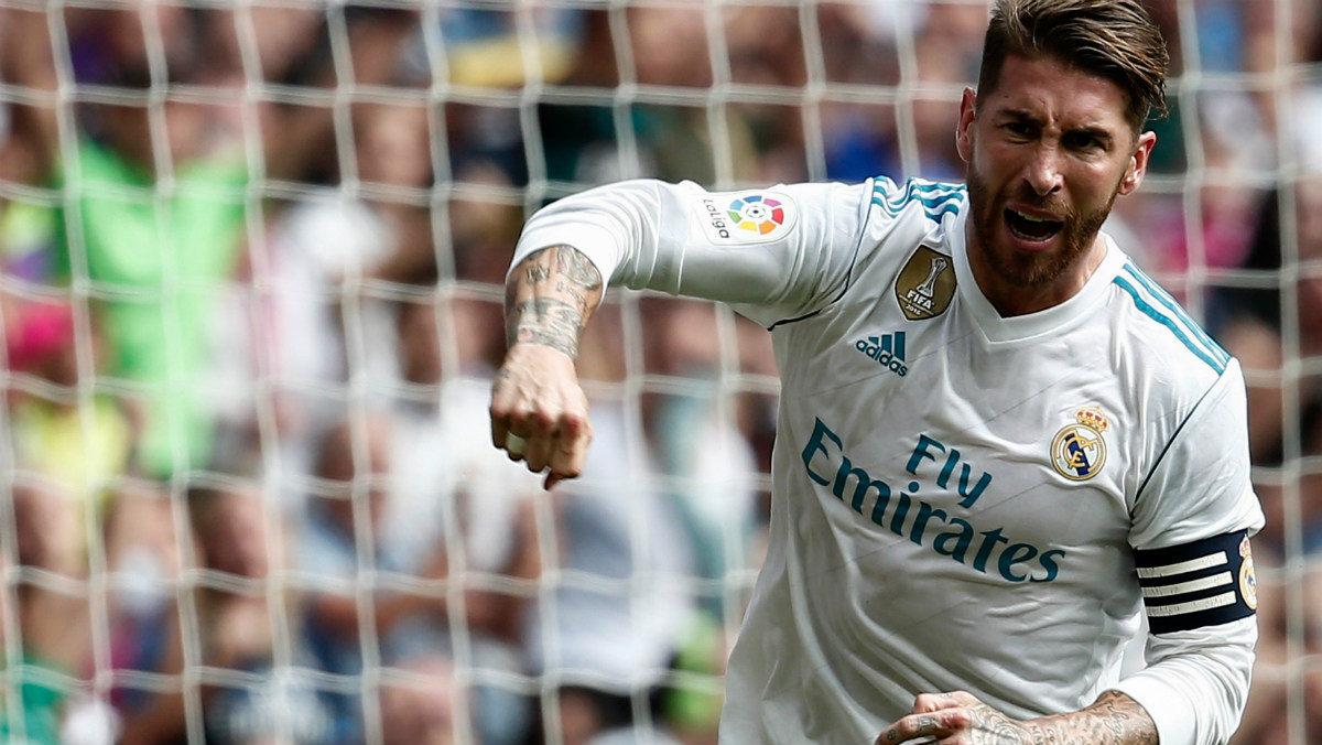 Ramos celebra con rabia el primer tanto del Madrid ante el Levante. (Getty)