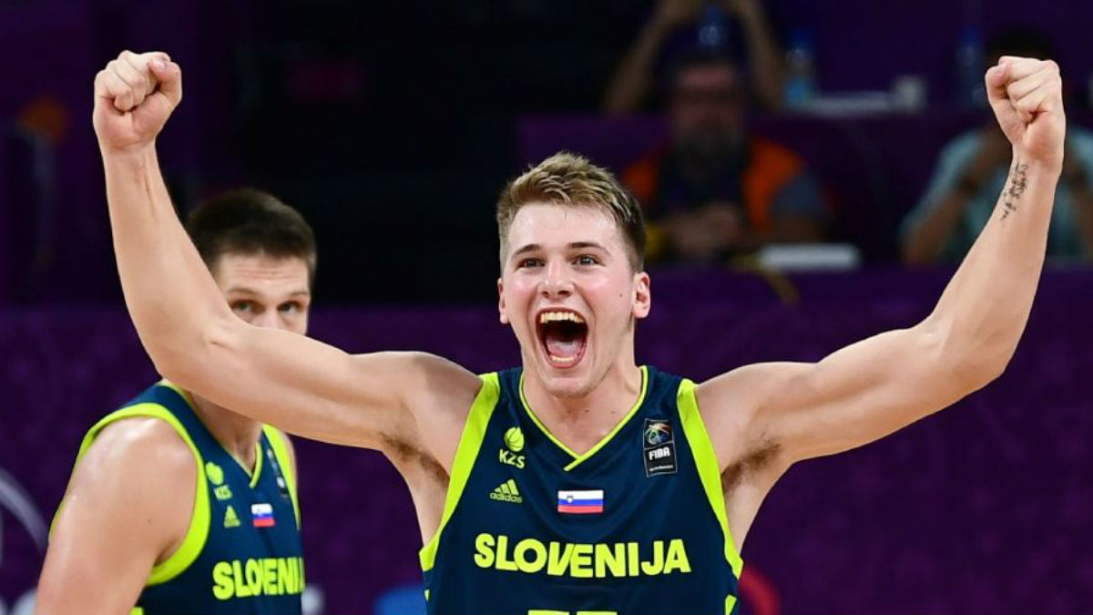 Luka Doncic celebra el pase a la final de Eslovenia tras derrotar a España (Getty).