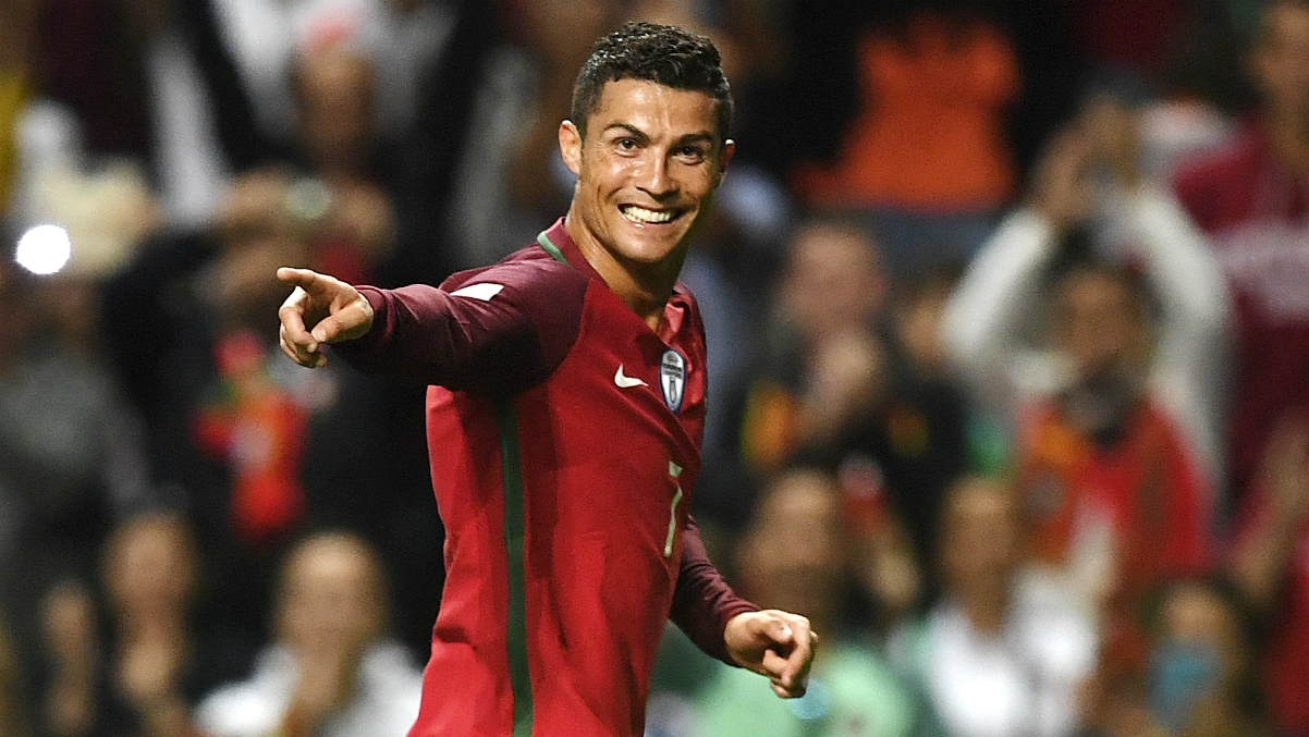 Cristiano Ronaldo celebra un gol con Portugal. (AFP)