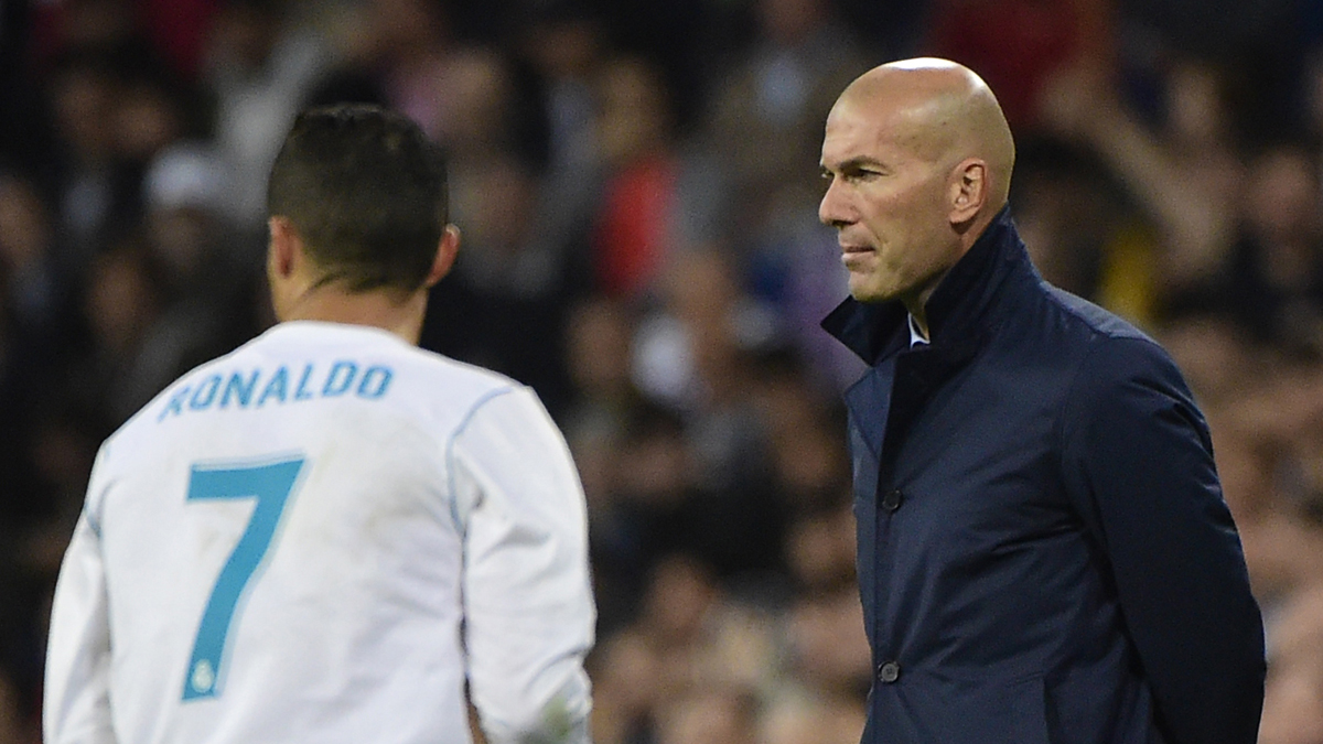 Zidane, muy serio durante el Real Madrid-Tottenham (Getty).