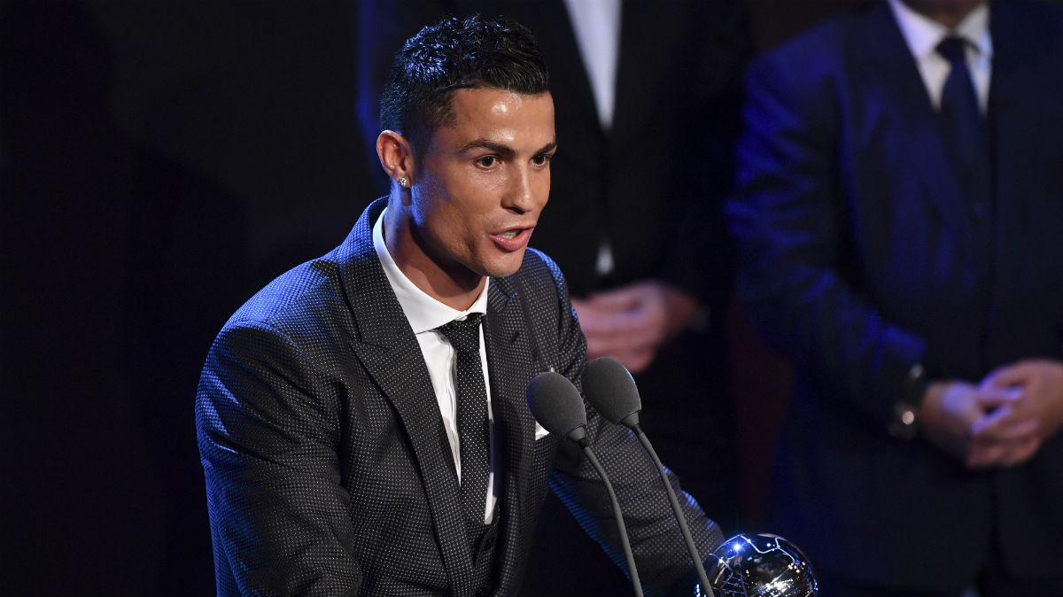 Cristiano da su discurso tras ganar el premio The Best. (AFP)