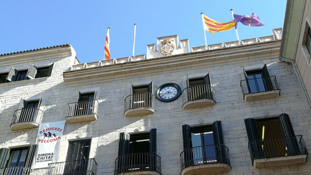 La bandera de España ya no luce en el ayuntamiento de Gerona. (@todonoticias)
