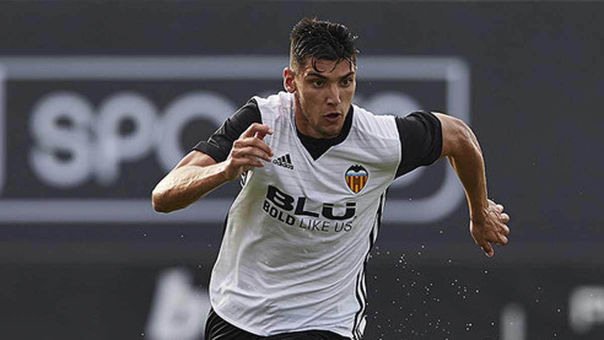 Rafa Mir, durante un partido del Valencia Mestalla. (valenciacf.com)