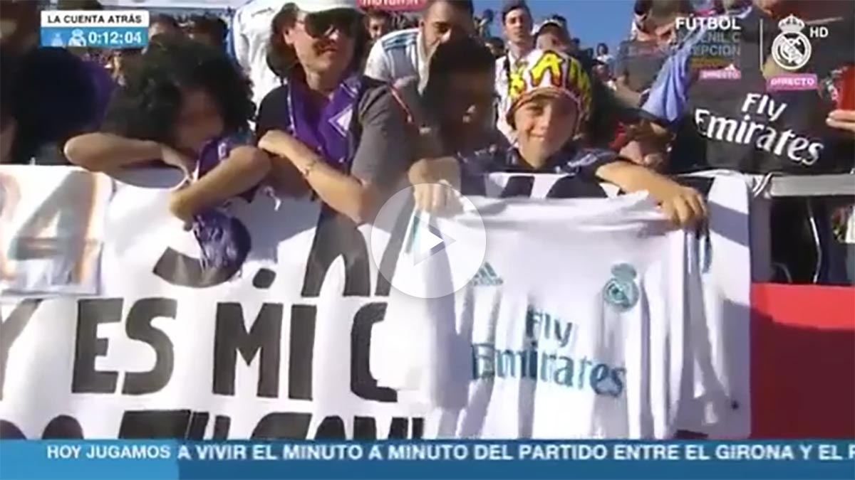 El joven que consiguió la camiseta de Sergio Ramos en Gerona.