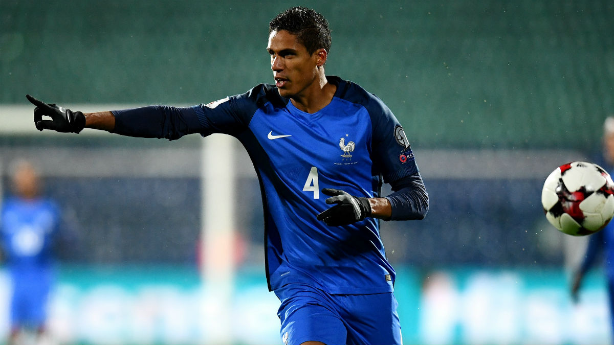 Varane durante un partido con Francia. (AFP)