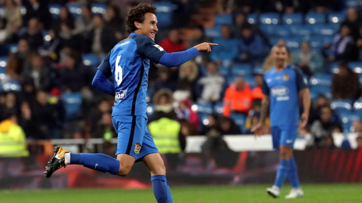 Luis Milla celebra el primer gol del Fuenlabrada ante el Real Madrid (EFE).