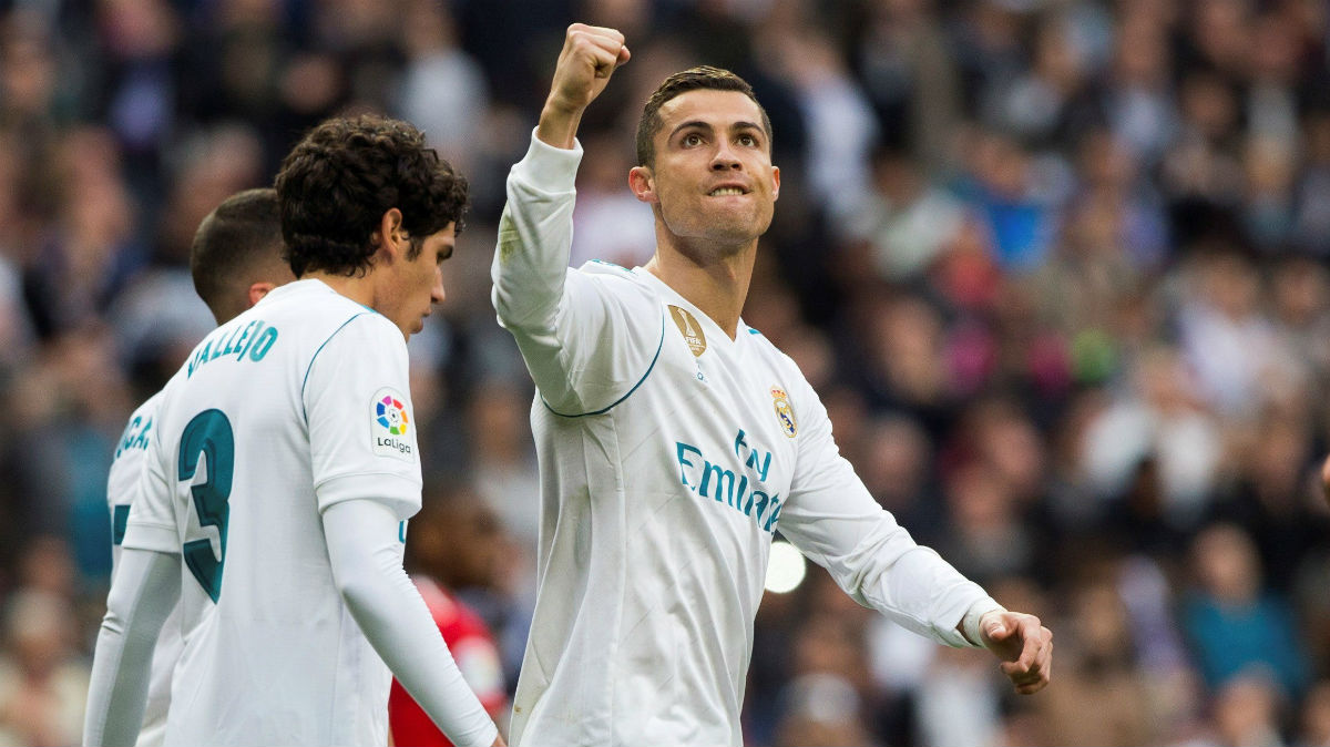 Cristiano Ronaldo celebra uno de sus goles al Sevilla. (EFE)