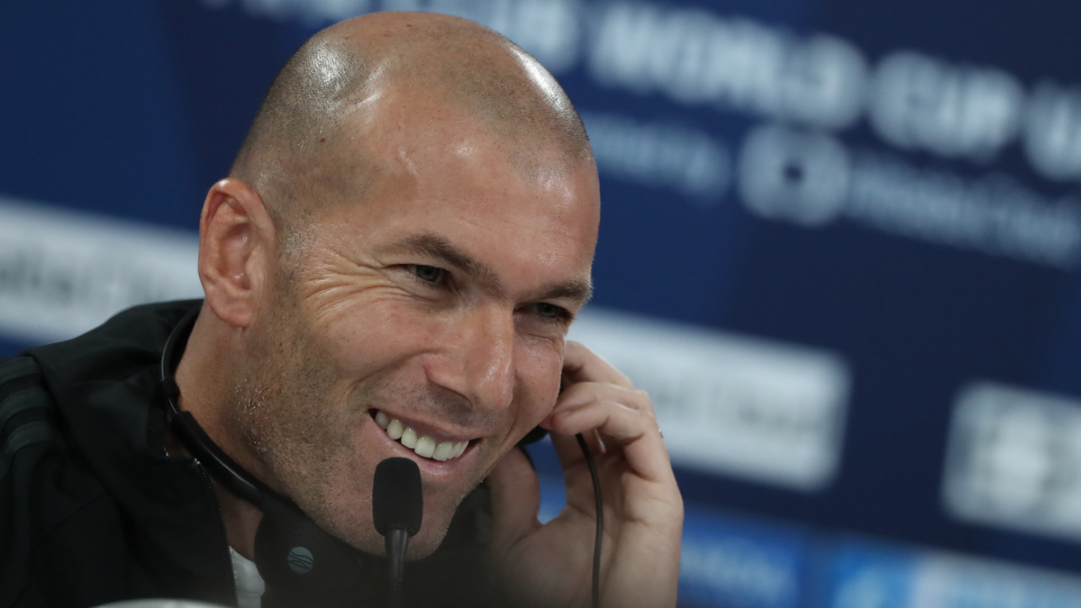 Zidane, sonriente en rueda de prensa (AFP).