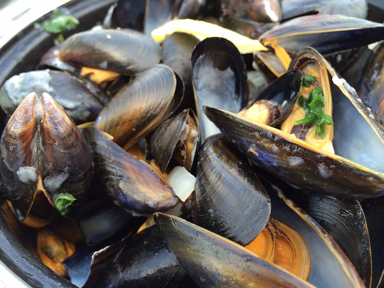 Mejillones al azafrán con vino blanco