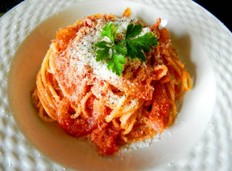 Espaguetis a la Amatriciana