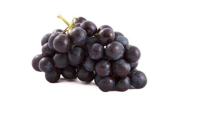 alimentos diuréticos, la uva