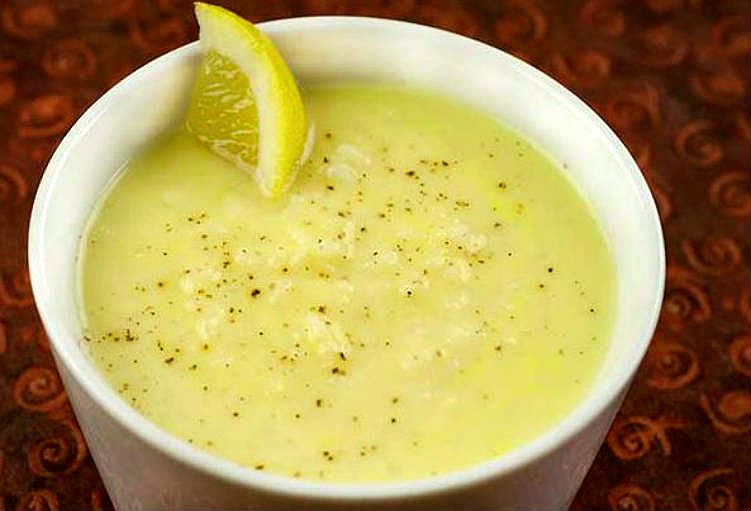 Sopa griega de limón