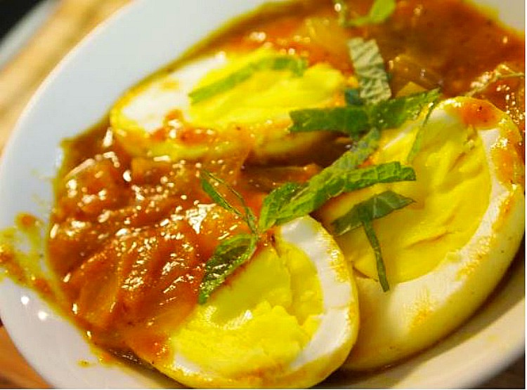 Huevos al curry