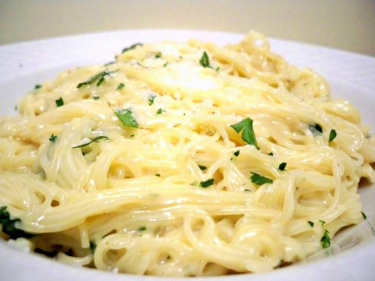 Espaguetis con nata