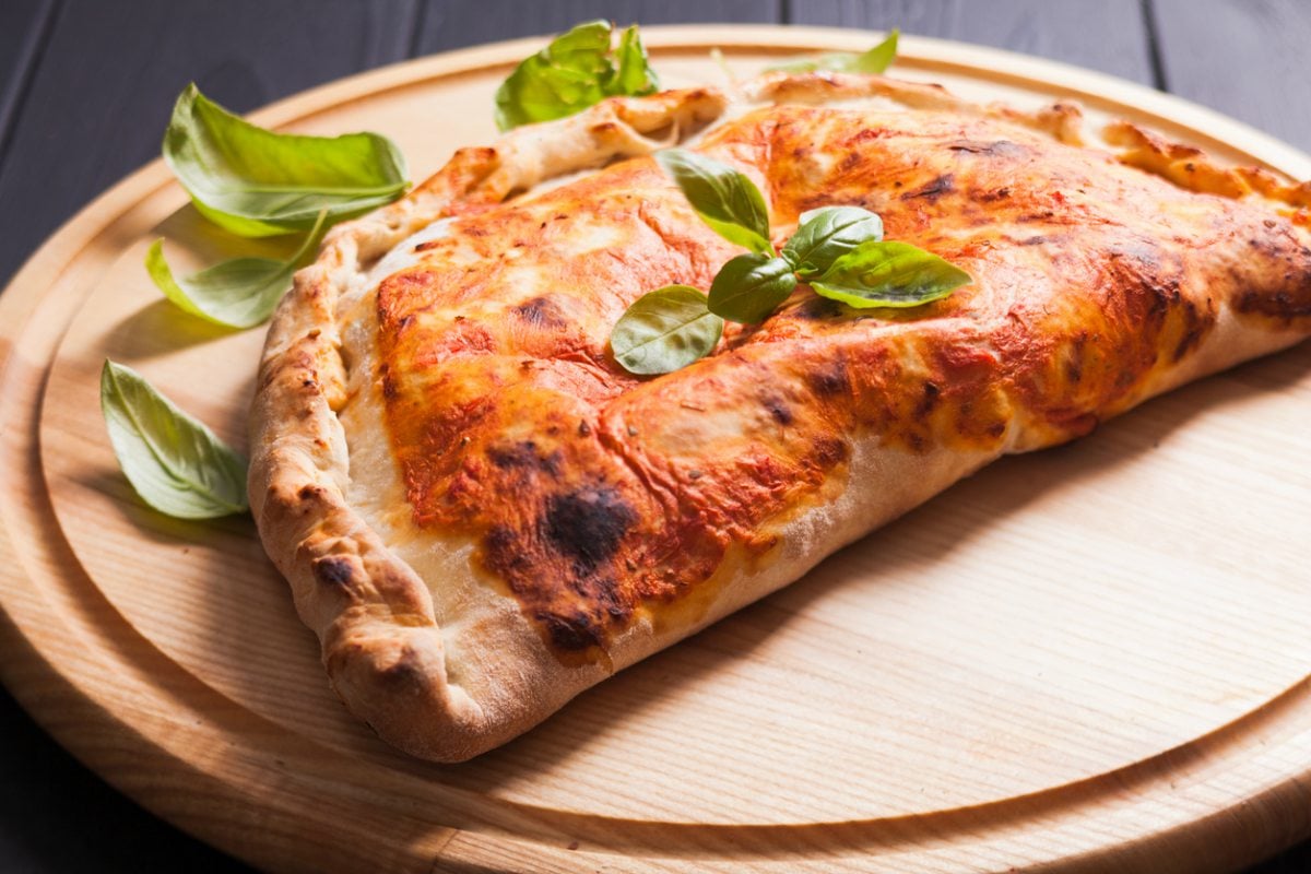 Receta de Pizza calzone al estilo napolitano