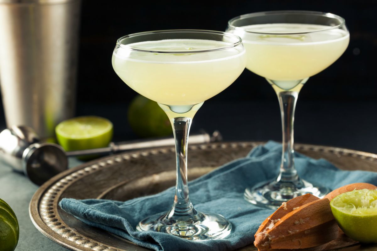 Receta de cóctel Gimlet, un combinado con historia