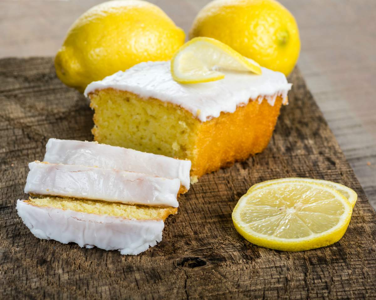 Receta de cake de limón fácil con glaseado casero